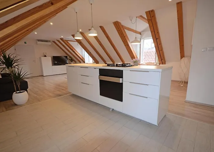 Loft Cindro Apartman *